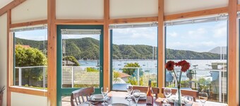 Finlay Waterfront - Waikawa Holiday Home