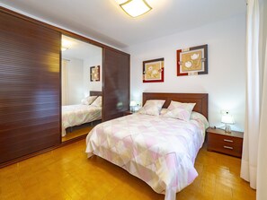 2 chambres, fer et planche Ă repasser, Wi-Fi gratuit, draps fournis