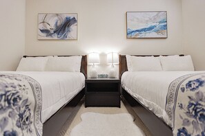3 bedrooms, desk, iron/ironing board, free WiFi