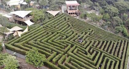 Casa a 3 Minutos de Laberinto de Albania, Villas Suizas I, Apaneca