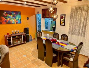 Dining - Casa a 3 Minutos de Laberinto de Albania, Villas Suizas I, Apaneca (Apaneca)