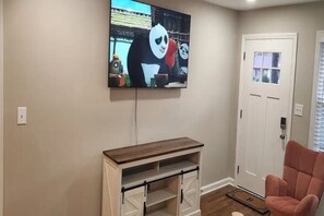 Interior - Humble Prince Cottage

 (Atlanta)