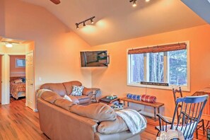 Smart TV, DVD player, books, printers