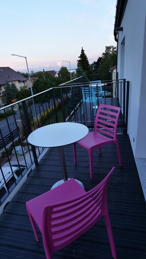 Property grounds - 5 minutes to the beach! Modern, cosy and trendy rooms with en-suit bathroom! (Balatonfüred)