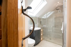 Shower, towels
