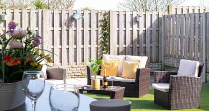Gwel y Mynydd : Modern 3‑Bed Home with Enclosed Garden in Llanfaelog | Managed by Anglesey Holiday L