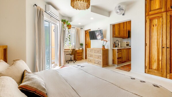 1 Schlafzimmer, Schreibtisch, Reisekinderbett, WLAN