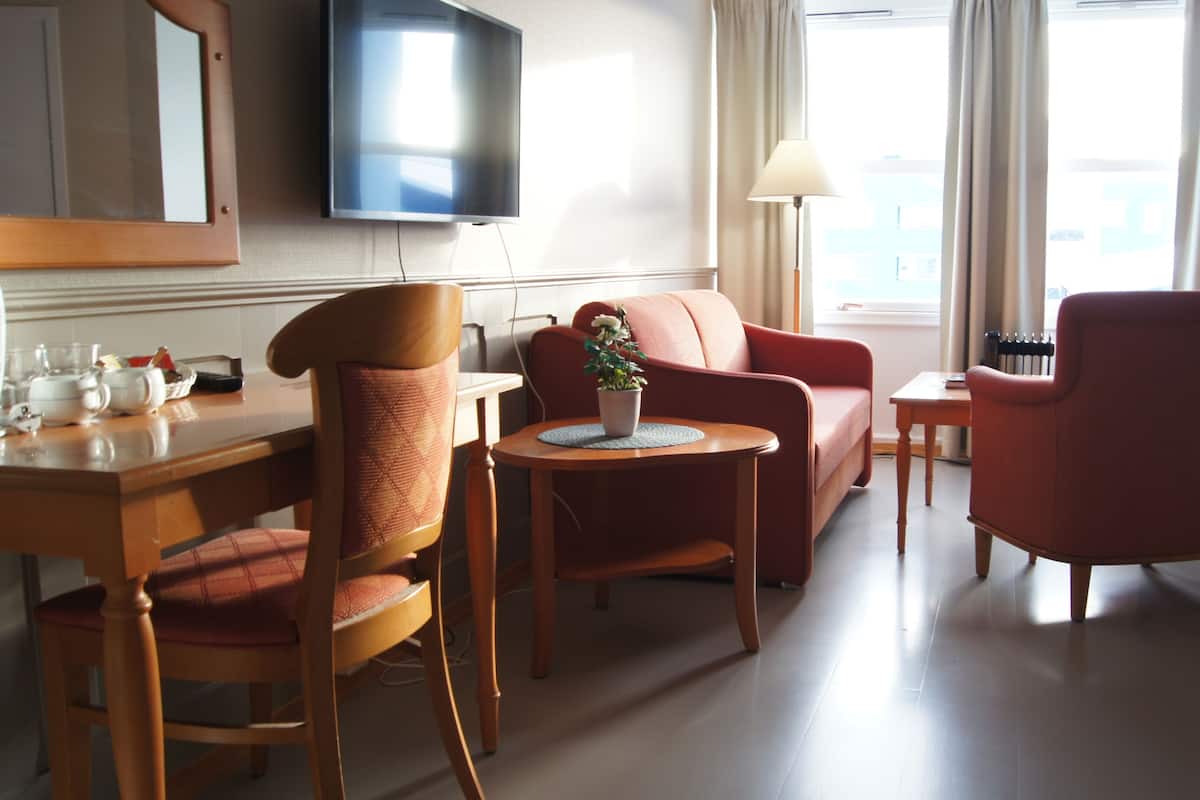 Quarto casal superior | Quartos à prova de som, Wi-Fi de cortesia, roupa de cama