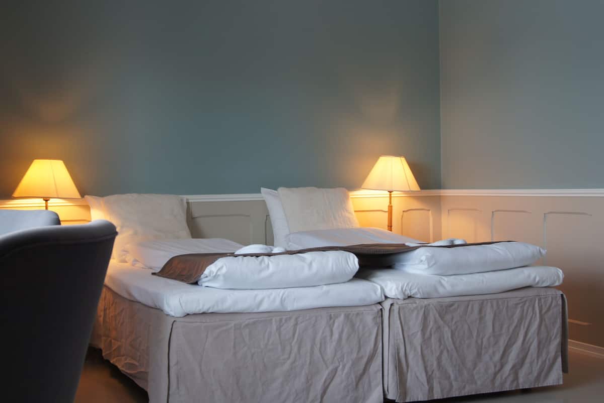 Quarto casal luxo | Quartos à prova de som, Wi-Fi de cortesia, roupa de cama