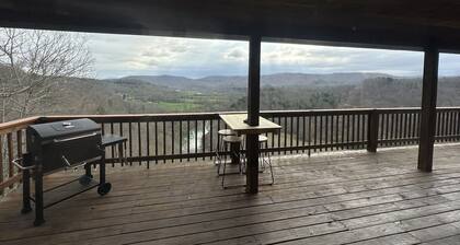 Lazy Bear Cottage-No Cleaning Fees & direct access to Brimstone