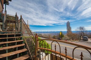 Property grounds - Mrs. Garcia's Bungalow W/ Captivating Views (Jerome)