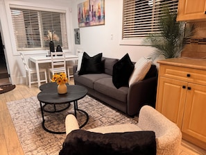 TV connectée, jeux vidéo, livres