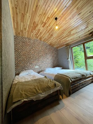 Economy Room | Desk, laptop workspace, free WiFi, bed sheets