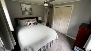 3 bedrooms, desk, iron/ironing board, free WiFi