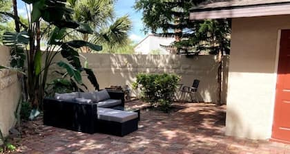 Renovated ✓Nature ✓Cozy ✓Walk to Mall Park Publix