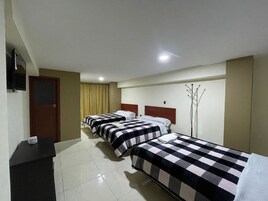 Escritorio, espacio para trabajar con un portátil, wifi gratis