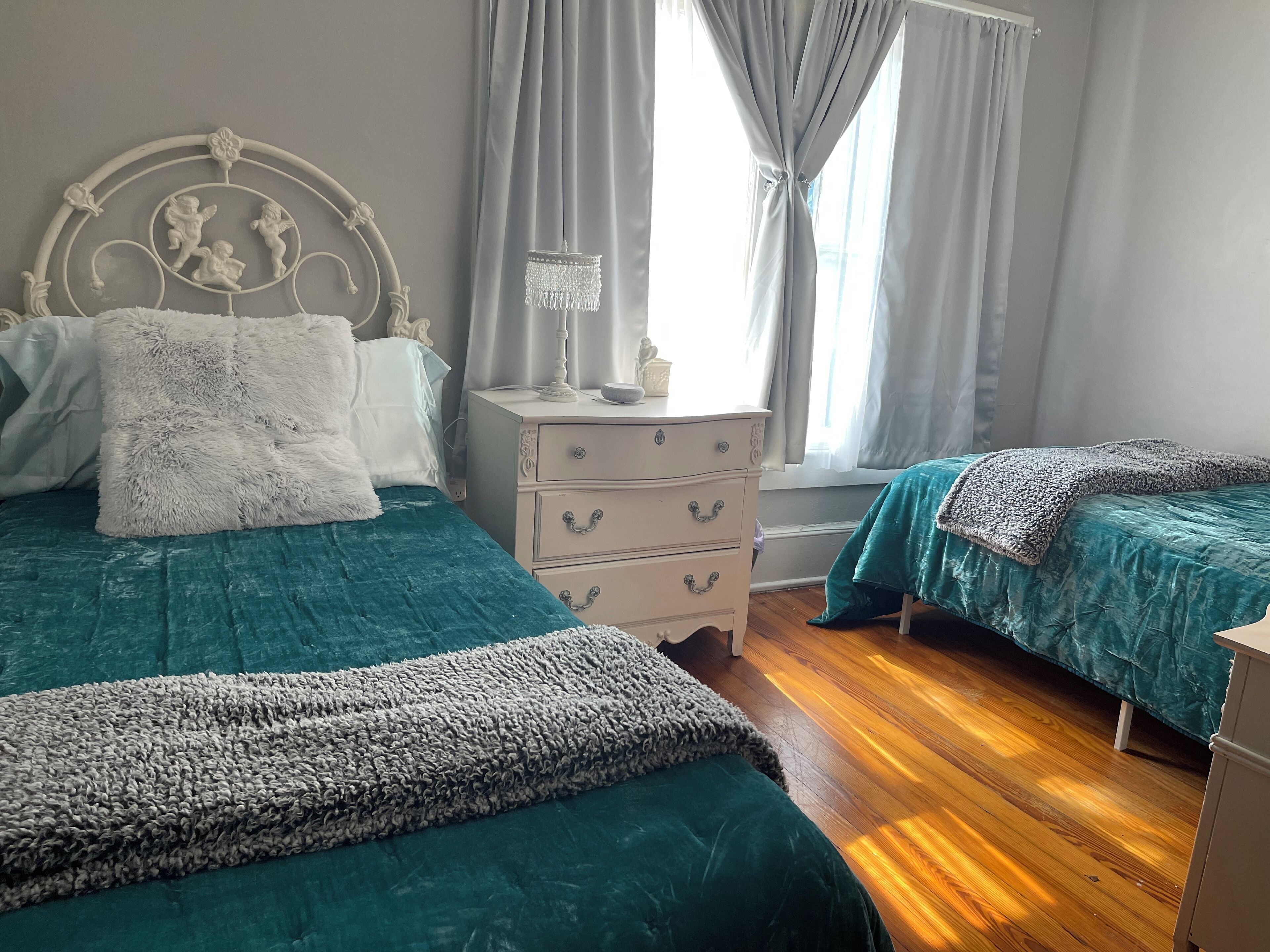 2 chambres, fer et planche à repasser, Wi-Fi, draps fournis