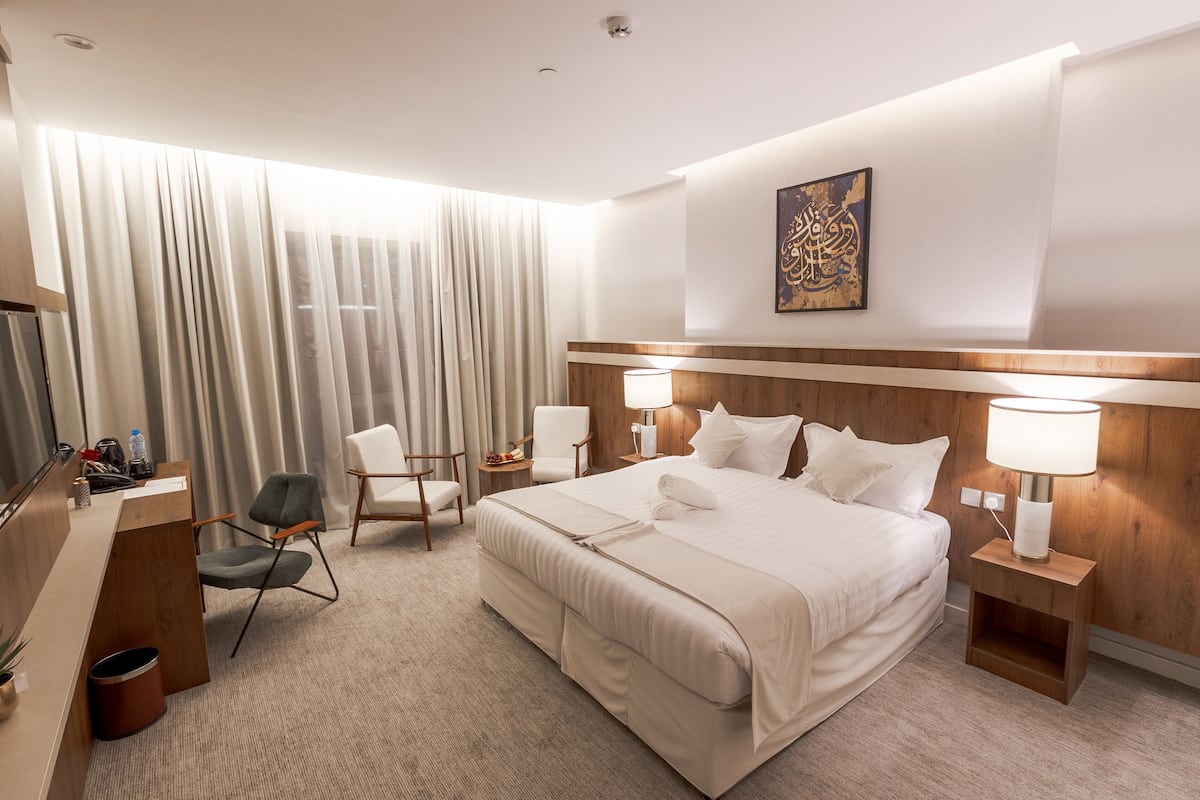 1 bedroom, in-room safe, soundproofing, free cots/infant beds