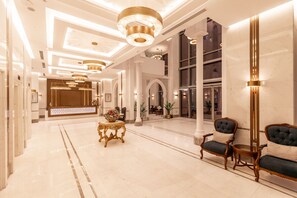 Fassade der Unterkunft – Abend/Nacht