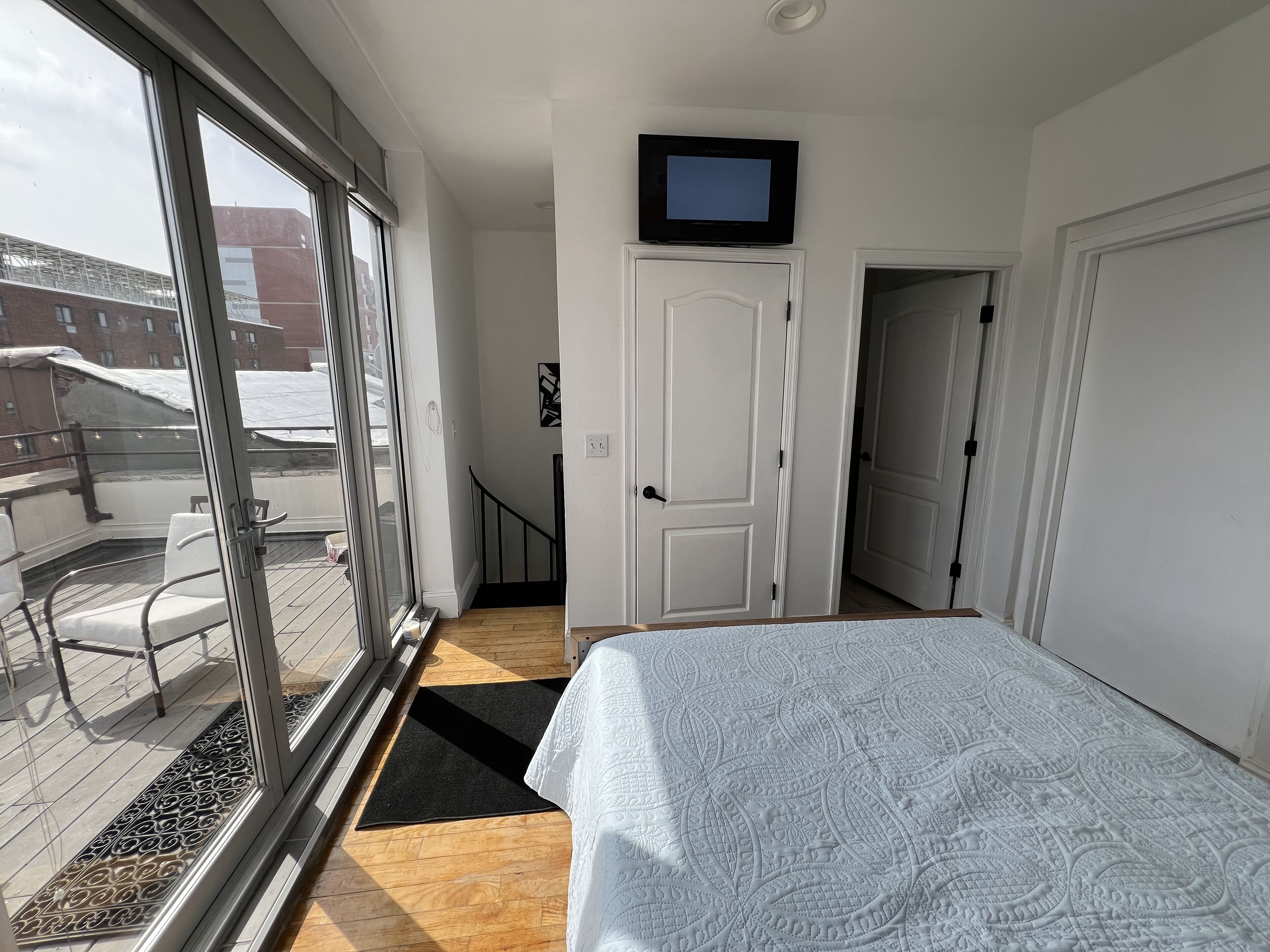 3 chambres, fer et planche à repasser, Wi-Fi, draps fournis