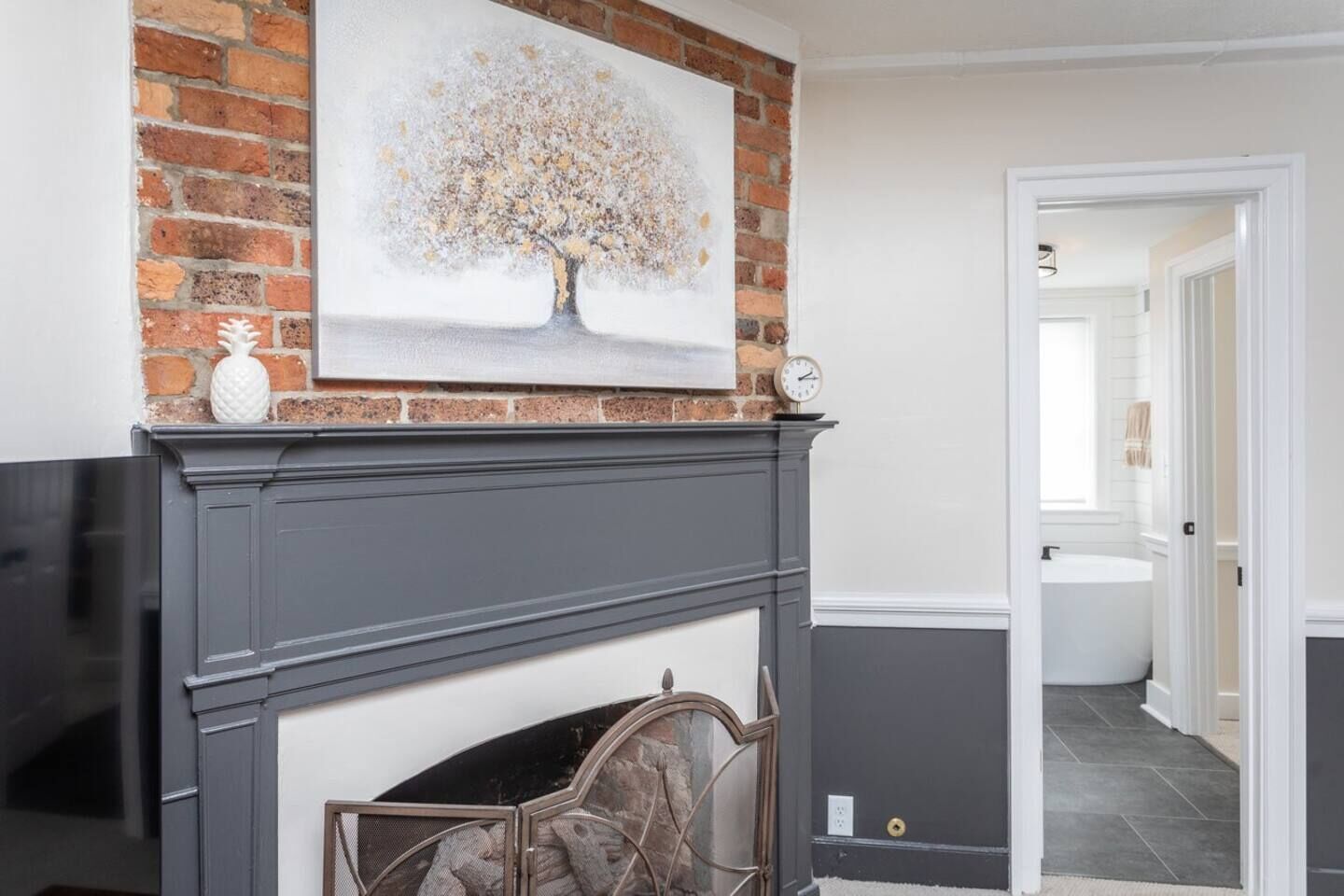 1 slaapkamer, een strijkplank/strijkijzer, wifi