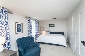 2 bedrooms, iron/ironing board, WiFi