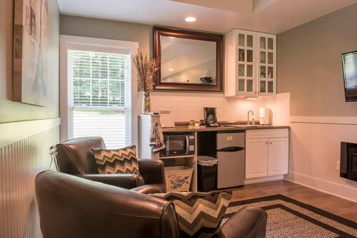 Mountain Laurel Studio - By the Side Of the Road Inn and Cottages