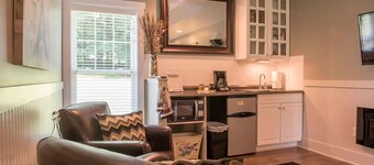 Mountain Laurel Studio - By the Side Of the Road Inn and Cottages