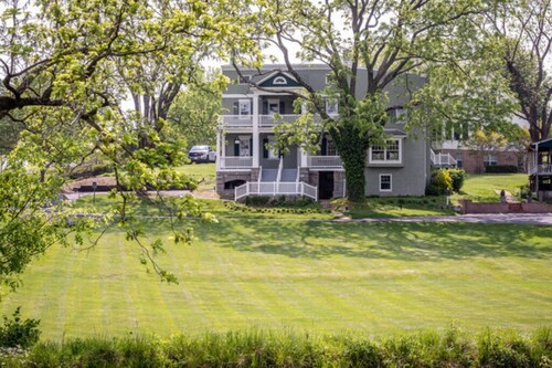 The Sugar Maple - Suite