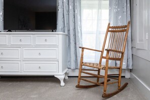 Interior - The Sugar Maple - Suite (Harrisonburg)