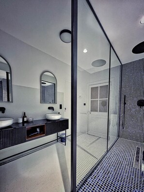 Hair dryer, towels - Maison D'hôte - Chambre Double Kaolin (LIMOGES)