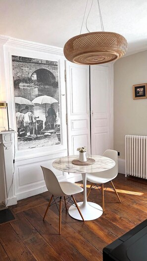 Dining - Maison D'hôte - Chambre Double Lavandieres (LIMOGES)