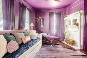 TV - MerManor in Soda Pop District (Wilmington)