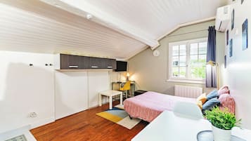 1 bedroom, desk, iron/ironing board, free WiFi