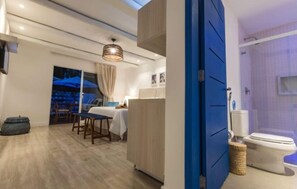 Suite | In-room safe, iron/ironing board, free WiFi, wheelchair access