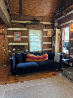 Smart-TV, Kamin, Arbeitsbereiche