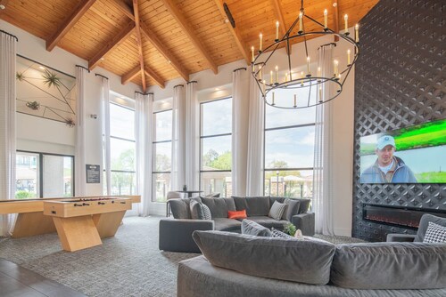 Stylish Kierland Stay | Pool | Walk to Shops