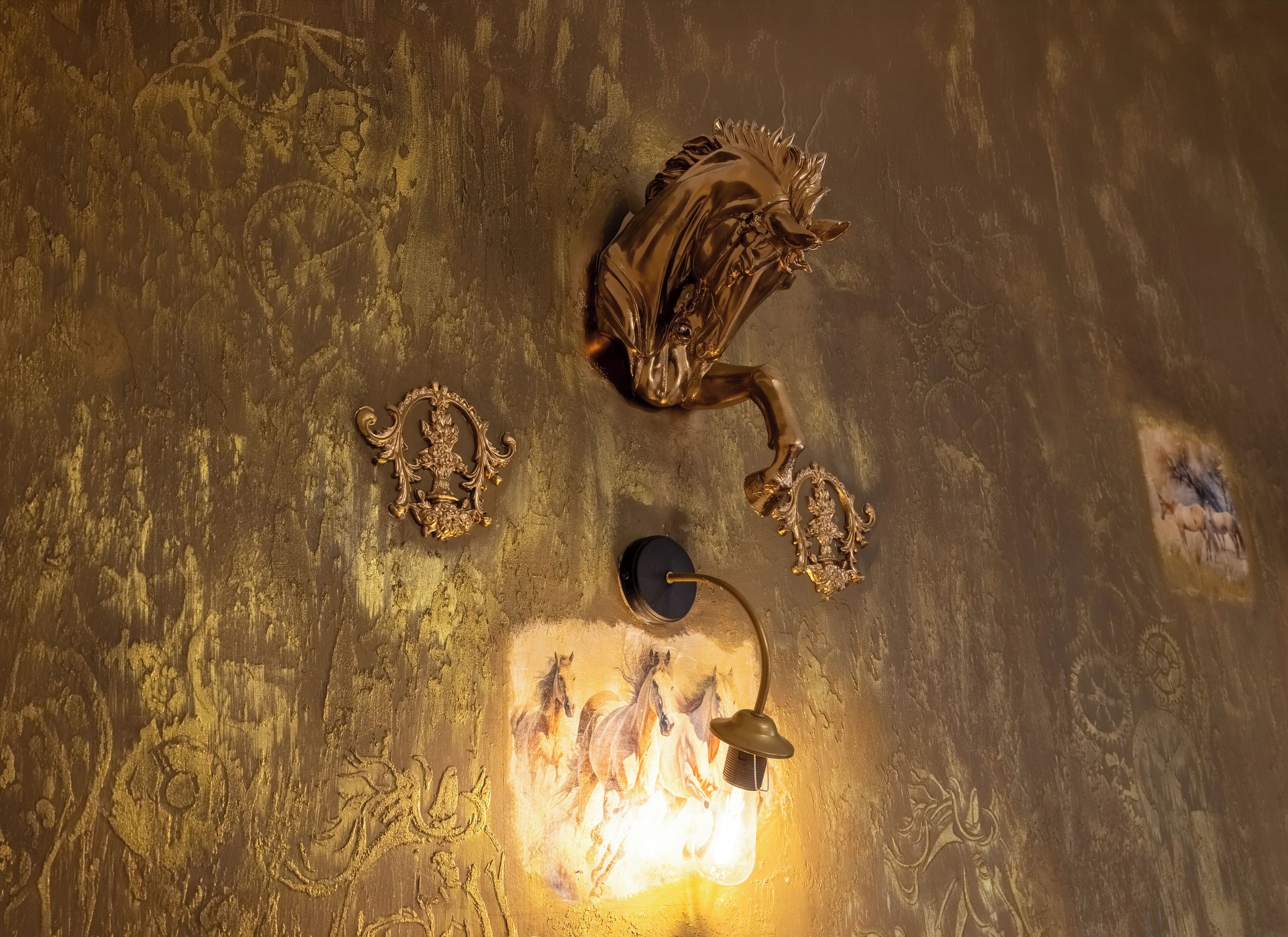 Frette Italian sheets, premium bedding, minibar, individually decorated