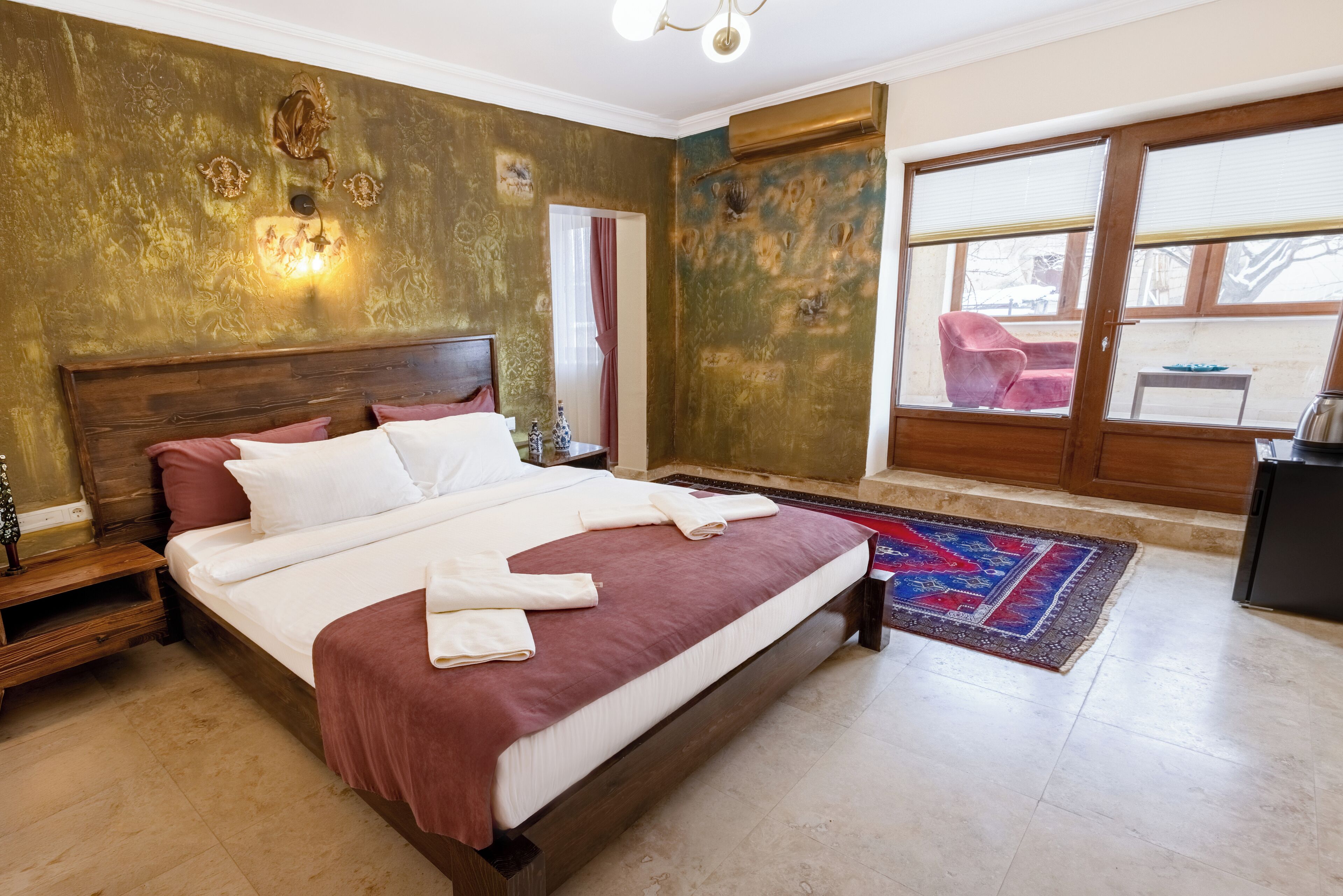 Sábanas italianas Frette, ropa de cama de alta calidad y minibar 