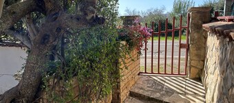Villa Mimina with Barbecue and Parking
