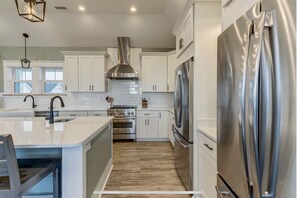 ثلاجة، غسالة أطباق، مُحضّرة مكعبات الثلج