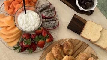 Free daily continental breakfast