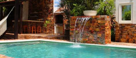 Kolam renang terbuka