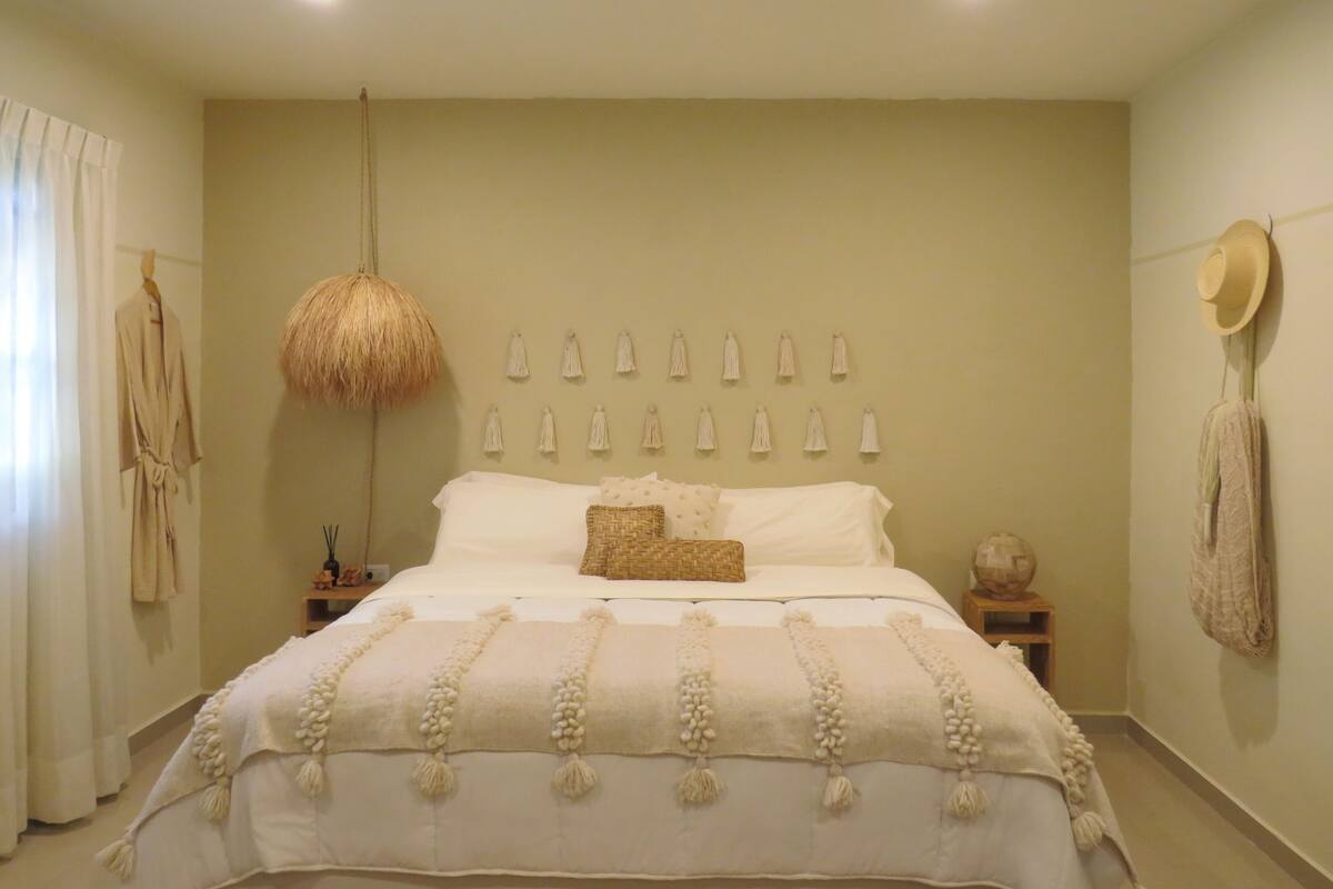 Premier Bungalow, 1 King Bed, Patio, Garden View | 1 bedroom, premium bedding, memory foam beds, minibar