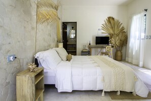 Bungalow Premier, 1 Tempat Tidur Queen, patio, pemandangan kebun | 1 kamar tidur, seprai premium, busa memori, dan minibar