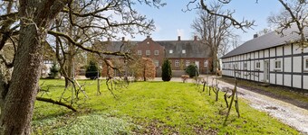11 bedroom pet friendly home in Rønde