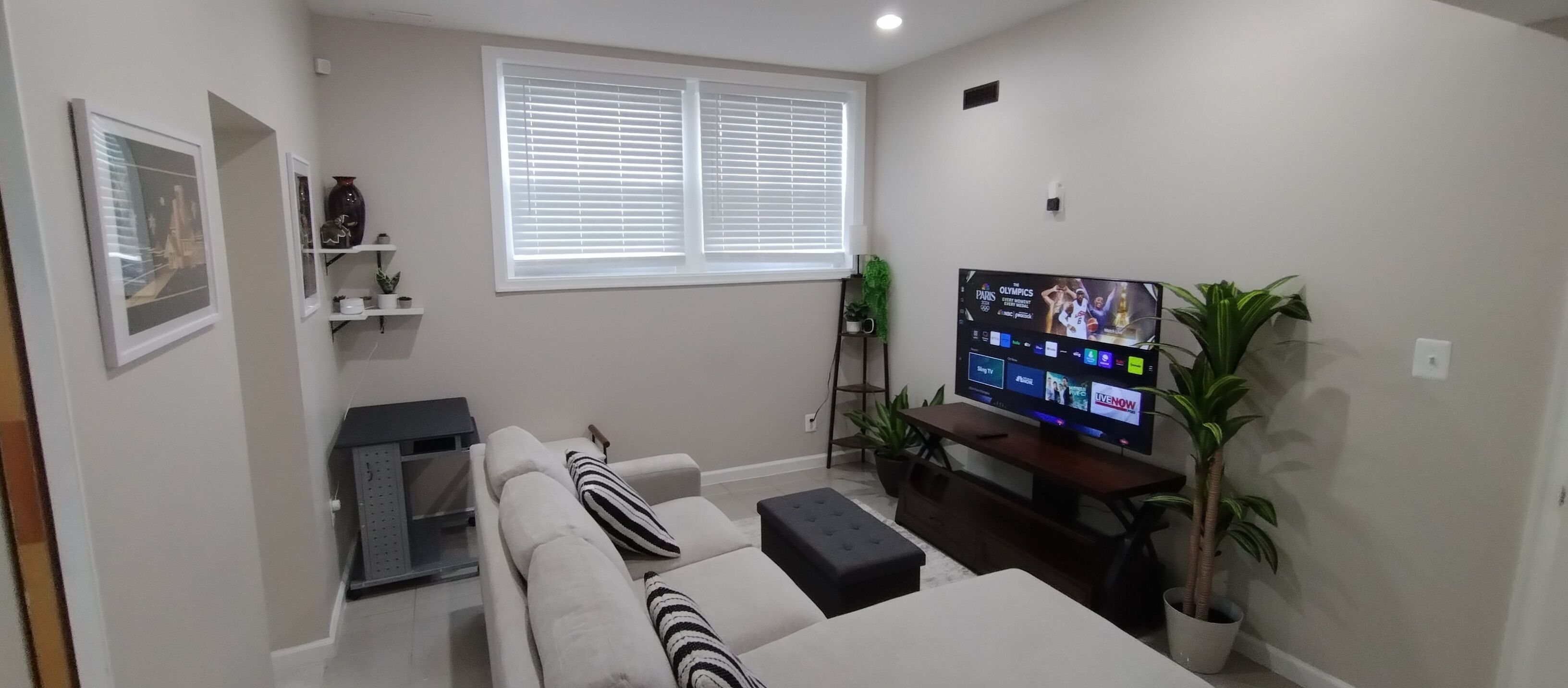 A Rare DC Find.  Cozy 1BR 1BA in NW Washington DC, with free street parking.