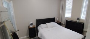 1 chambre, bureau, lit parapluie, Wi-Fi