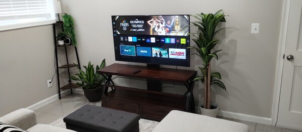 Interior - A Rare DC Find. Cozy 1BR 1BA in NW Washington DC, with free street parking. (Washington)