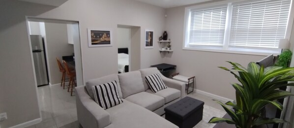 1 bedroom, desk, travel crib, WiFi